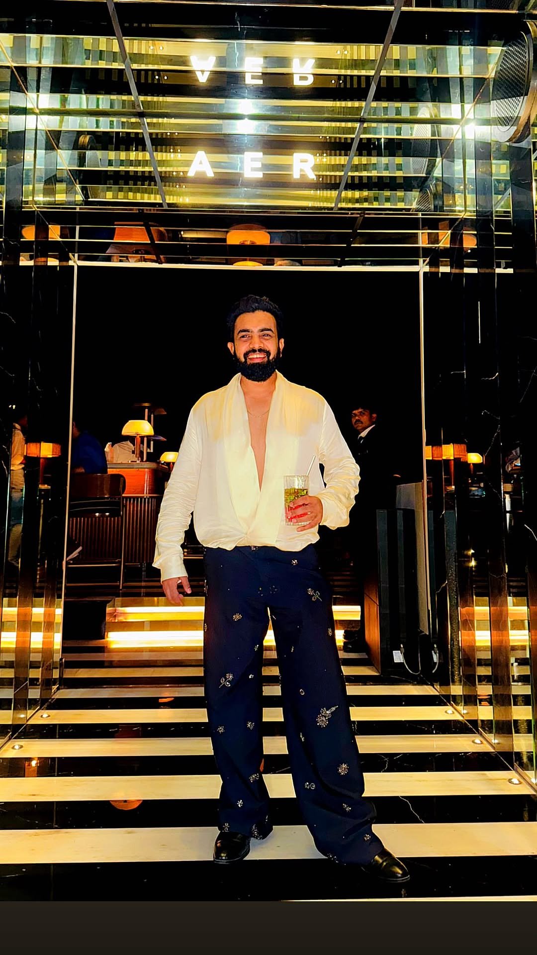 kasim_dhamaskar 게시물 이미지: If it’s a big designer, keep tone confident,...