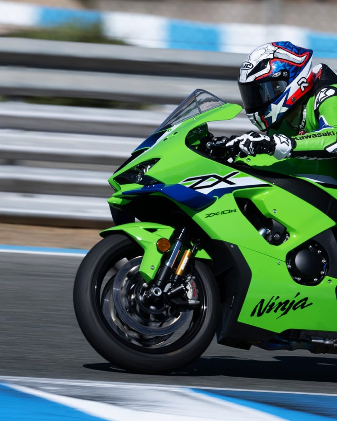 Photo by Kawasaki USA on January 06, 2026. May be an image of racing vehicles, motorcycle, helmet and text that says '伝 Kawasaki IXIOR Ninja'.