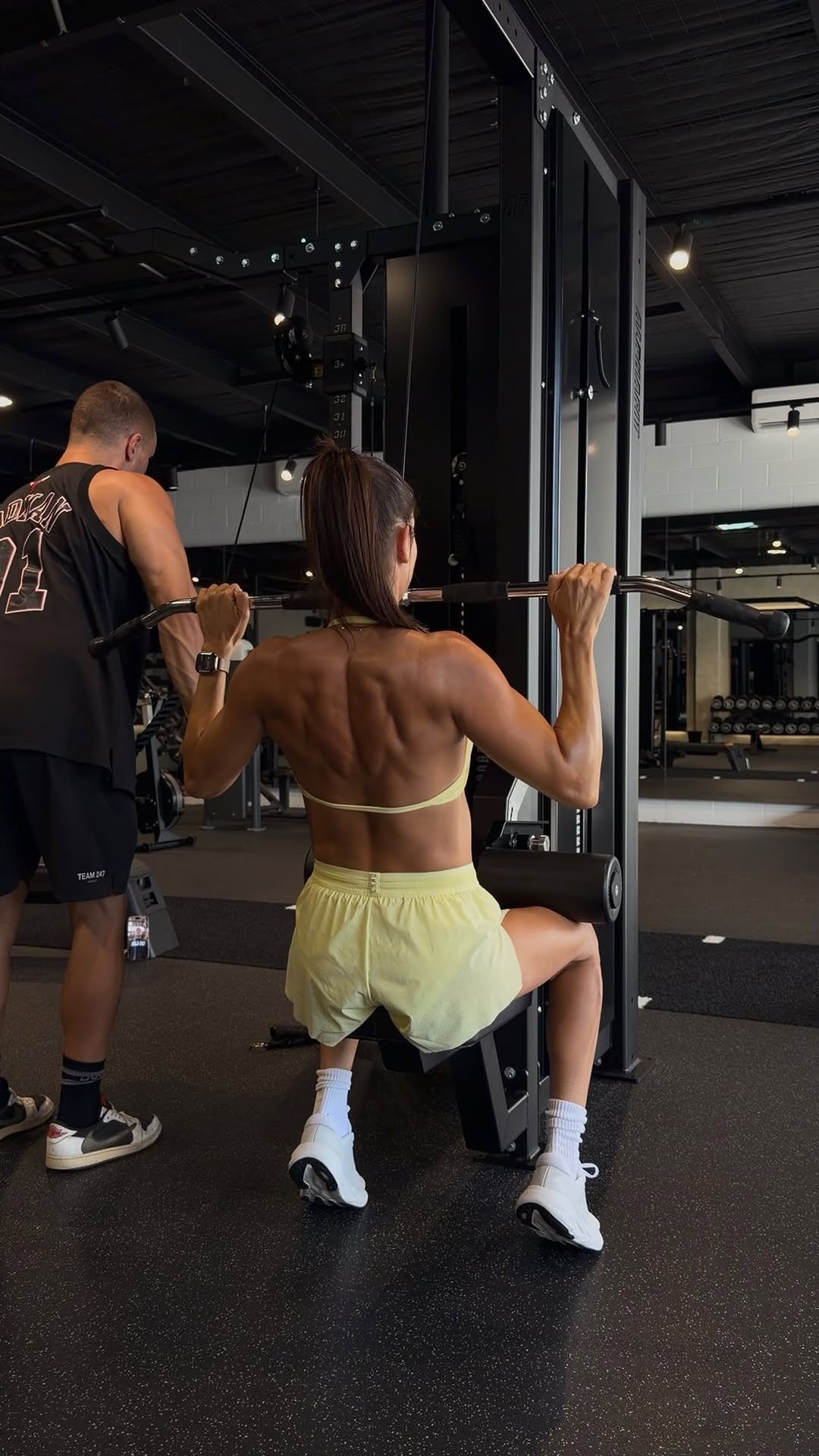 kayla_itsines 게시물 이미지: It’s hard. 
Starting again and again and...