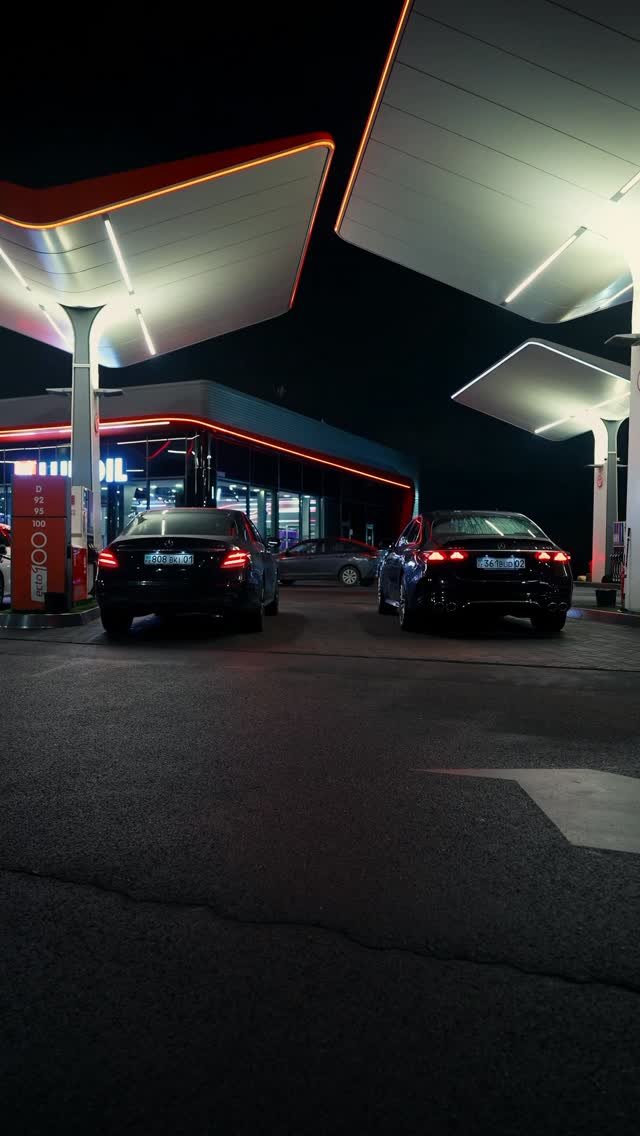 kbeklan 게시물 이미지: Our matching cars are stunning 😦🔥

New vs Old...