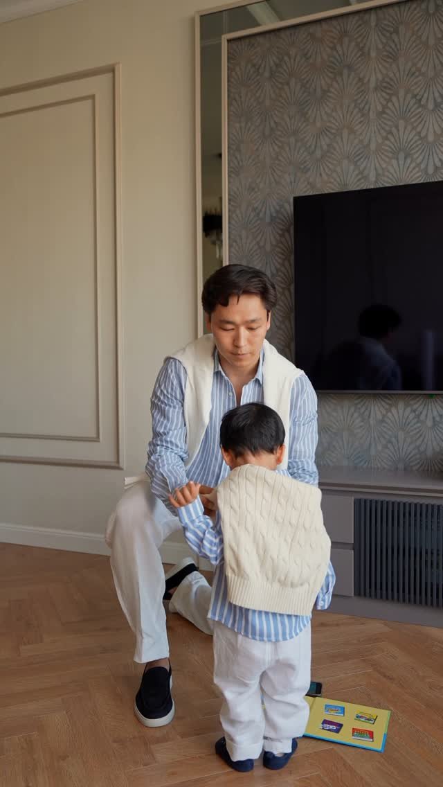 kbeklan 게시물 이미지: get ready with son 👦🏻👔
Rate our outfit from 0...