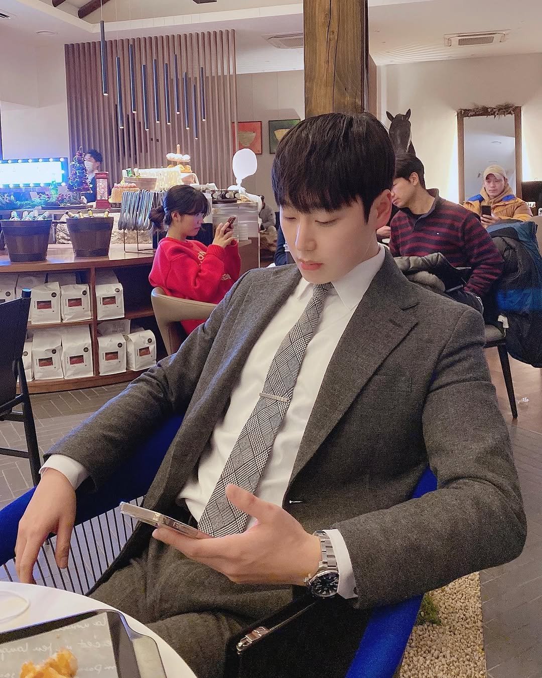 kbeom_ 게시물 이미지: 🧖‍♂️
