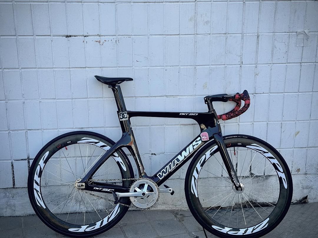 Photo by ㅊㅇ on November 17, 2025. May be an image of bicycle and text.