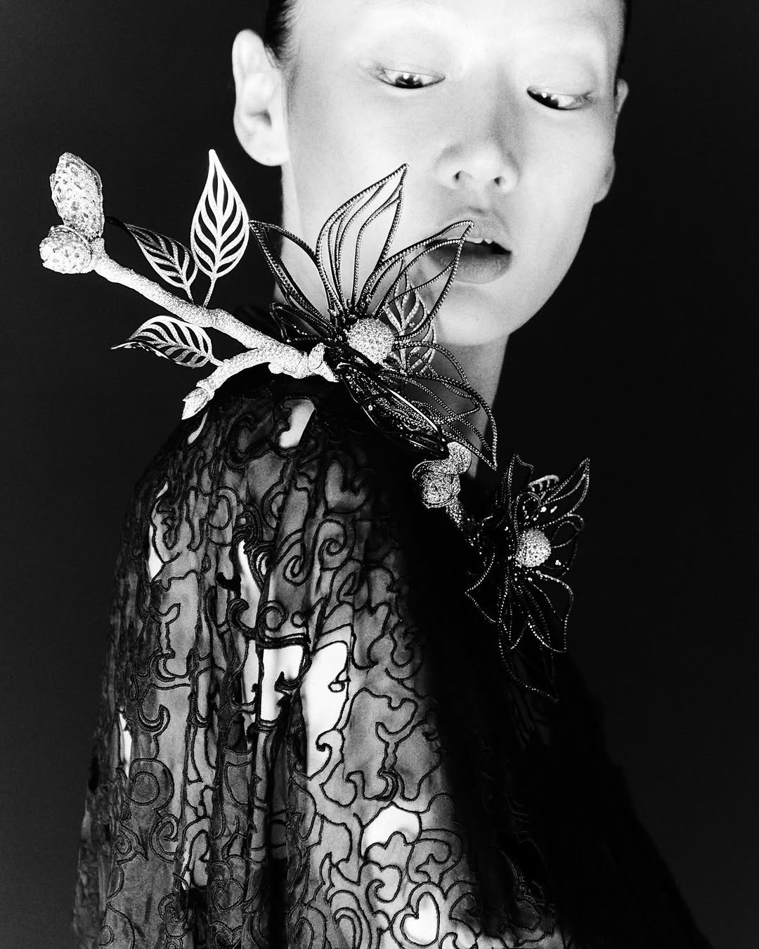 Photo shared by 김신애 on November 30, 2025 tagging @hh3116, @janghyeyeon_, @harpersbazaarkorea, and @sssutj. May be a black-and-white image of one or more people, makeup, hair and text.