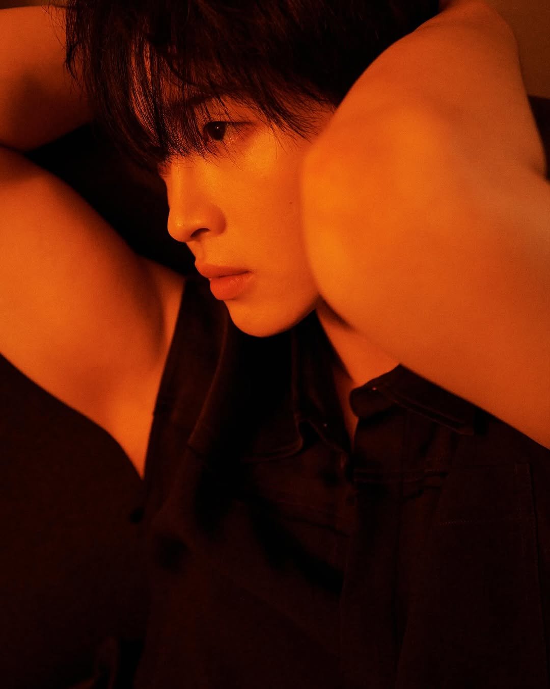 Photo shared by 김신애 on November 18, 2025 tagging @harpersbazaarkorea, and @dongyoon_0712. May be an image of text.