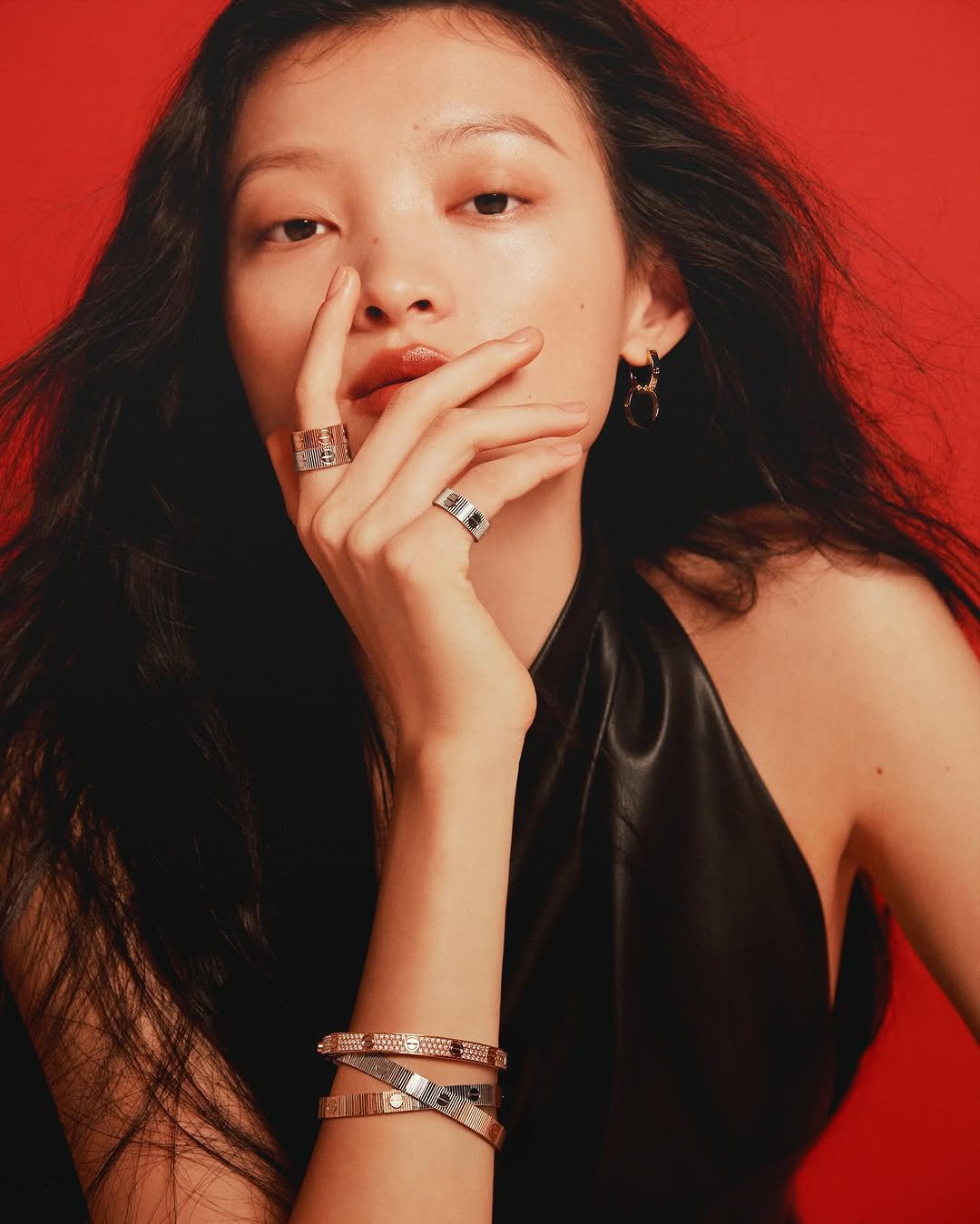 Photo shared by 김신애 on November 18, 2025 tagging @wkorea, @leeyejin_, @zoeleosea, @hh3116, and @janghyeyeon_. May be an image of one or more people, makeup, hair, jewelry, bangle and text.
