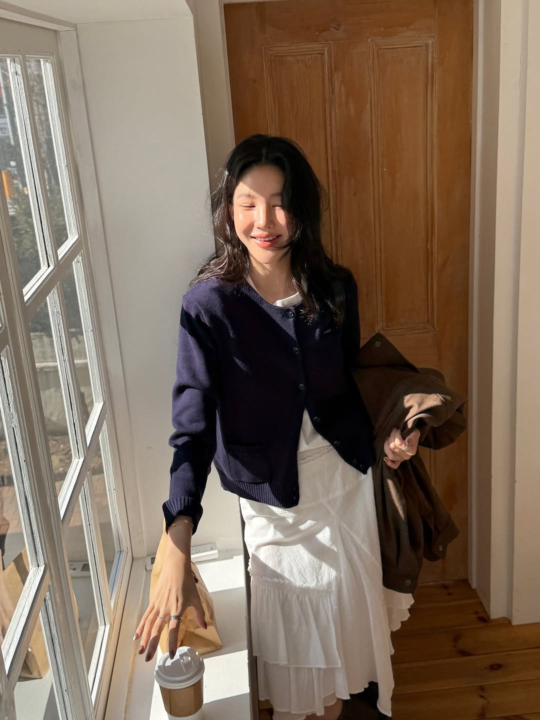 Photo by 김지혜 on February 09, 2026. May be an image of cornflower, door and text.