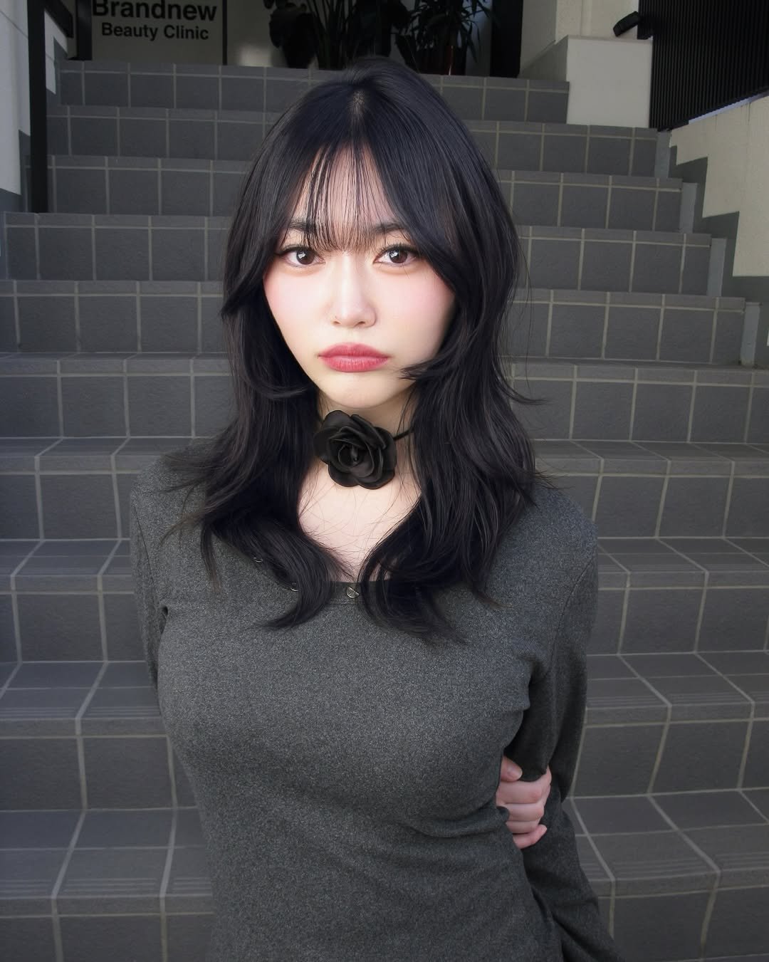 Photo by 南部圭佑/スリークレイヤー/ハッシュカット/レイヤーカット/ウルフカット/表参道/原宿 on November 29, 2025. May be an image of one or more people, hair, makeup, top and text.