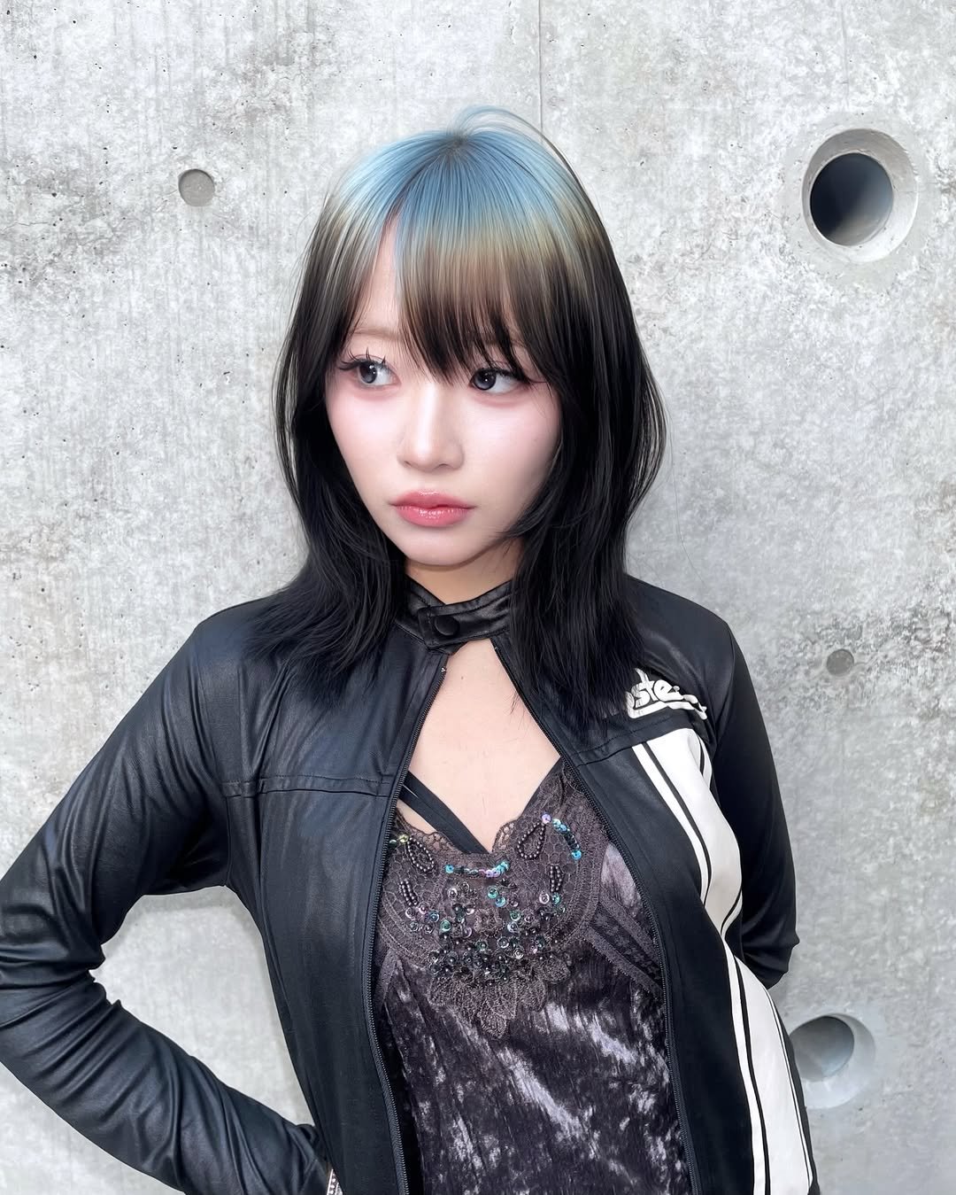 Photo by 南部圭佑/スリークレイヤー/ハッシュカット/レイヤーカット/ウルフカット/表参道/原宿 on November 26, 2025. May be an image of one or more people, hair, top and text.