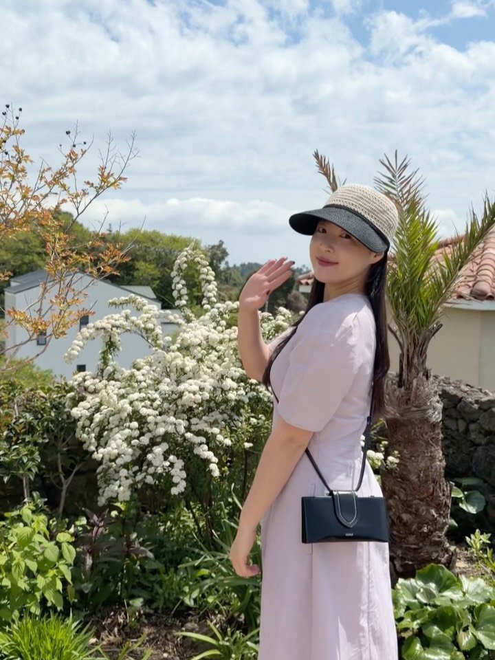 kelley_mom_dad 게시물 이미지: 날씨가 너무 좋아요...✨
오랜만의 주말 나들이 성공!!

📍착장 
모자 :...