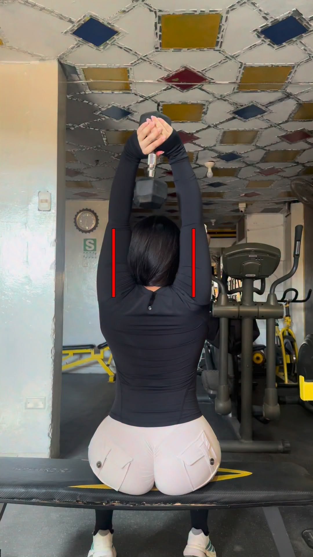 kellymiaufit 게시물 이미지: TIP TRÍCEPS #triceps #gymtips #triceps #