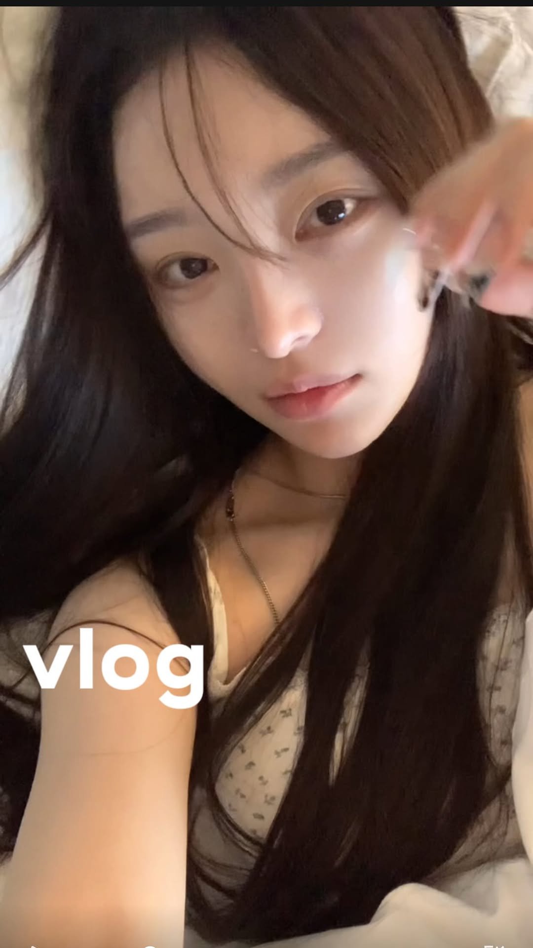 kend__v 게시물 이미지: daily grwm ✨