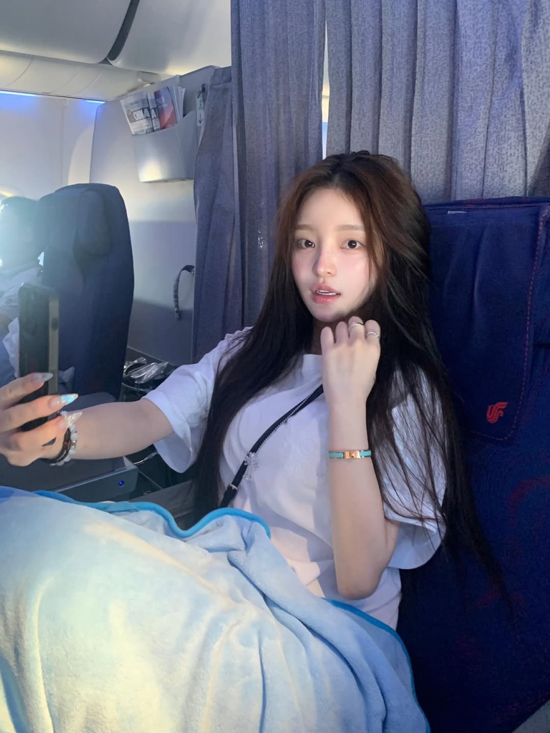 Photo by kend 켄드 on July 22, 2025. May be an image of 1 person, hair, bus and text.