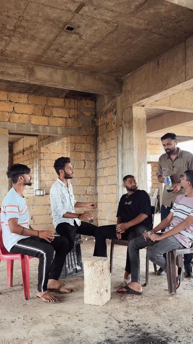 kesur_king 게시물 이미지: દારૂડિયા ની મહેફિલું 
ગાયત્રી મોબાઇલ વર્લ્ડ...