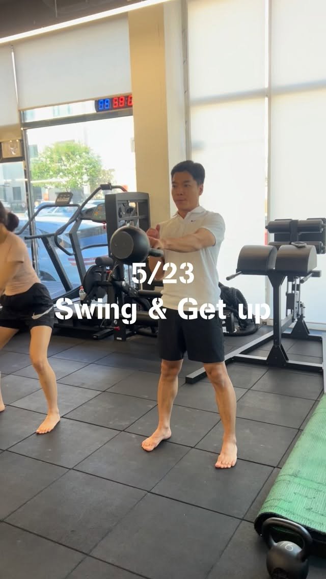 kettlebell_jingyu 게시물 이미지: 스윙 & 겟업.
그리고 Simple & Sinister.

이번...