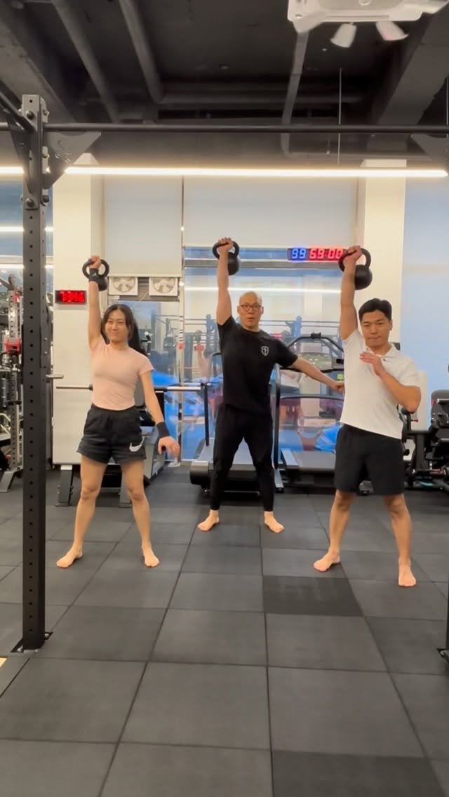 kettlebell_jingyu 게시물 이미지: -
이진규 선생님께 케틀벨을 배우고 왔습니다.

저희는 NSCA 케틀벨 교육을...