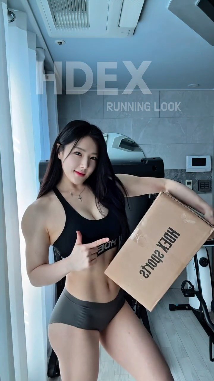 khye2i 게시물 이미지: 날씨 좋고 요즘 제일 자주 손 가는
HDEX 러닝룩 풀세트입고 가볍게...
