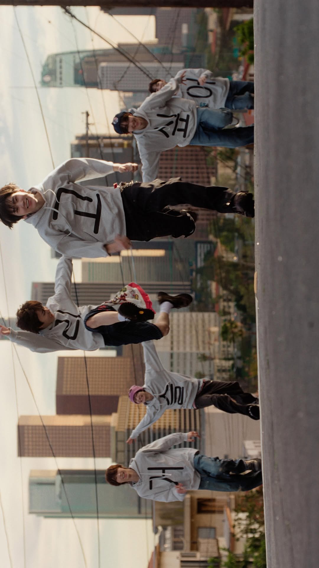 kickflip_jype 게시물 이미지: KickFlip(킥플립) “눈에 거슬리고 싶어 (Eye-Poppin’)” M/V...