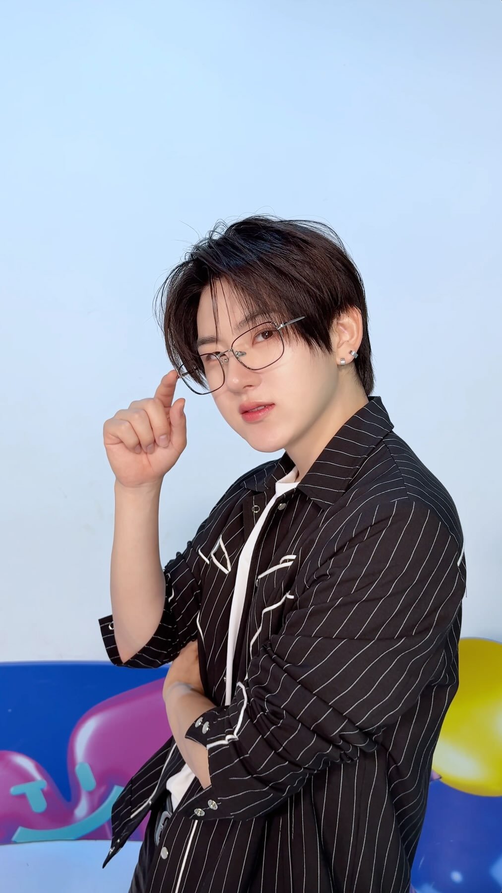 kickflip_jype 게시물 이미지: 위플립을 위한 레슨 ✍️

#계훈 #Kyehoon
#KickFlip #킥플립
