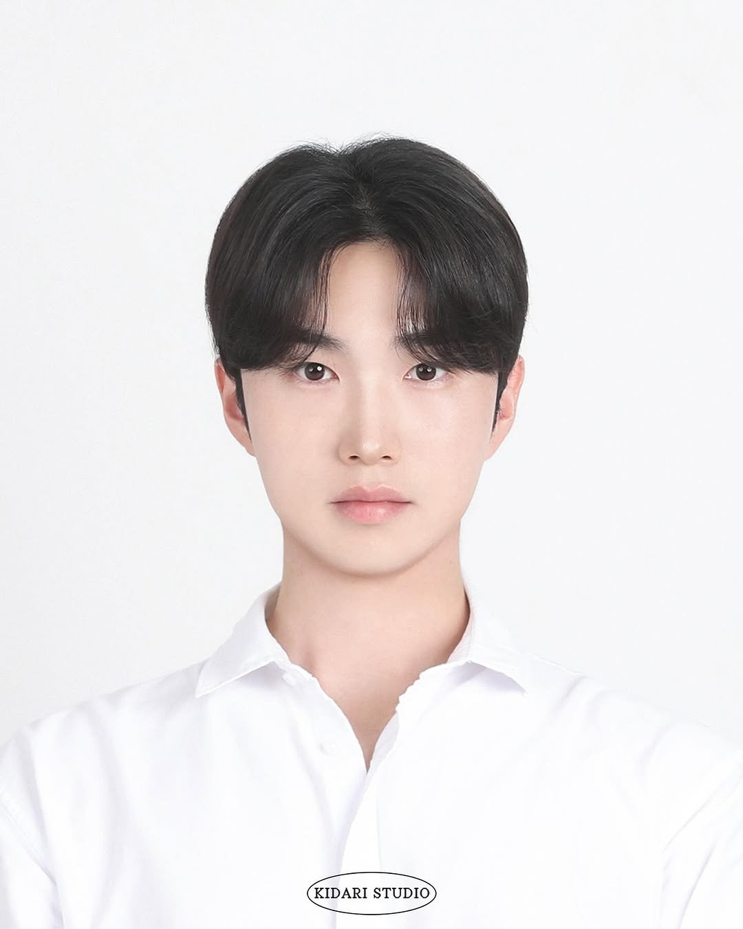 Photo by 키다리아저씨 사진관 | 증명사진 • 여권사진 • 프로필 on November 04, 2025. May be an image of text that says 'KIDARI KIDARISTUDIO CID STUDIO'.