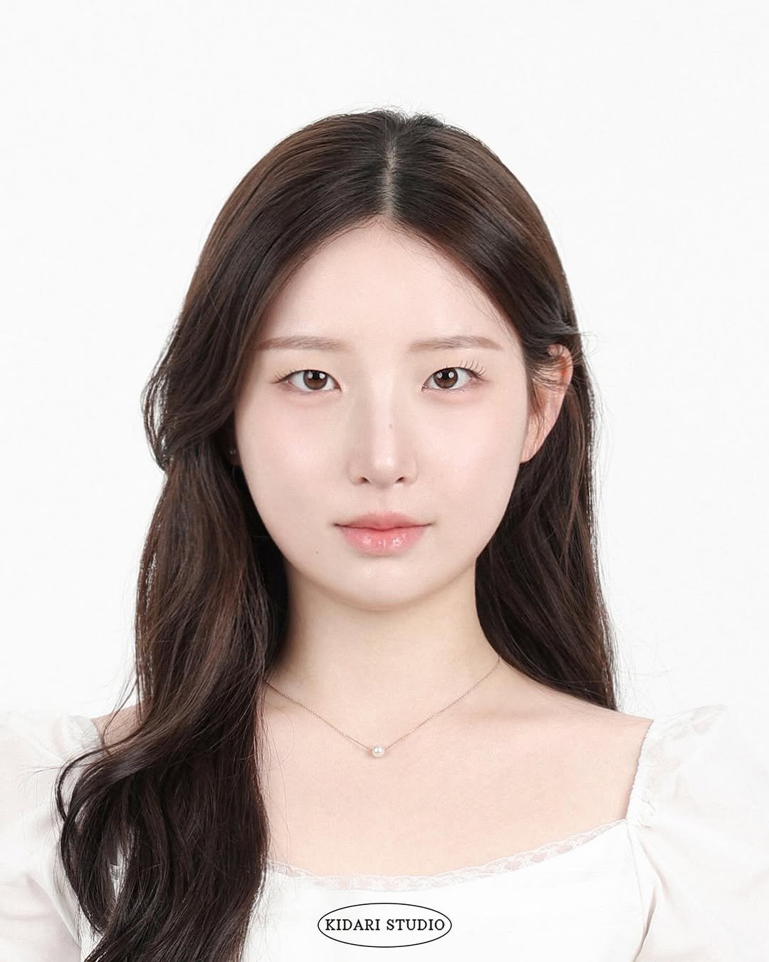 Photo by 키다리아저씨 사진관 | 증명사진 • 여권사진 • 프로필 on March 12, 2026. May be an image of one or more people, hair, top and text that says 'KIDARISTUDIO STUDIO KIDARI'.