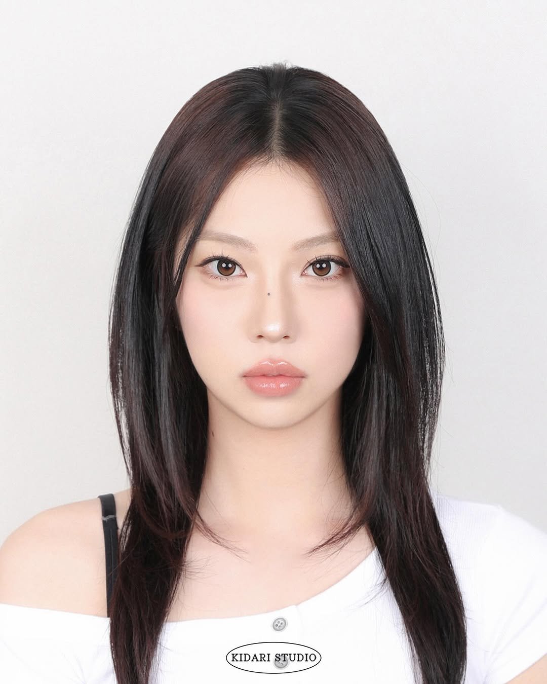 Photo by 키다리아저씨 사진관 | 증명사진 • 여권사진 • 프로필 on April 23, 2026. May be an image of one or more people, hair and text that says '治作を KIDARISTUDIO RISTUDIO TUDIO KIDARI'.