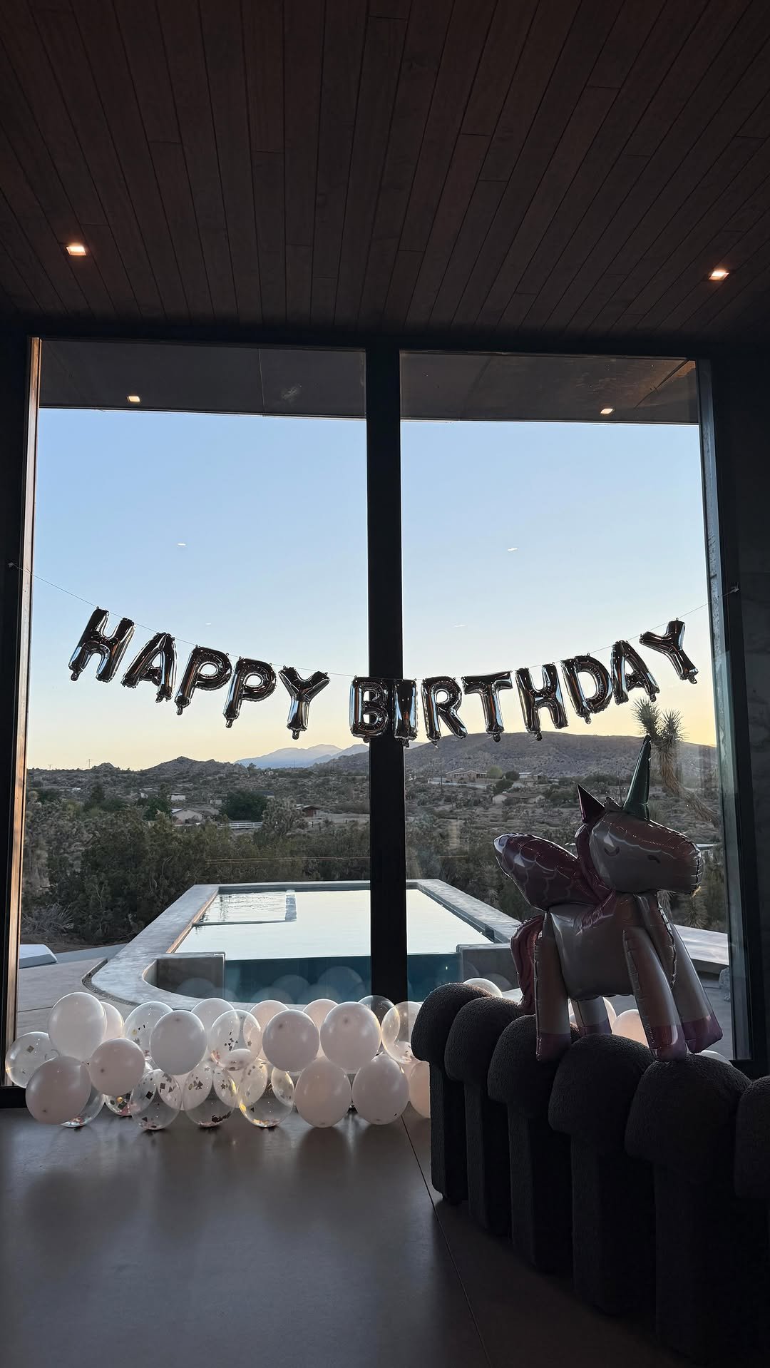 kikakim 게시물 이미지: Today is my birthday🫶🏻