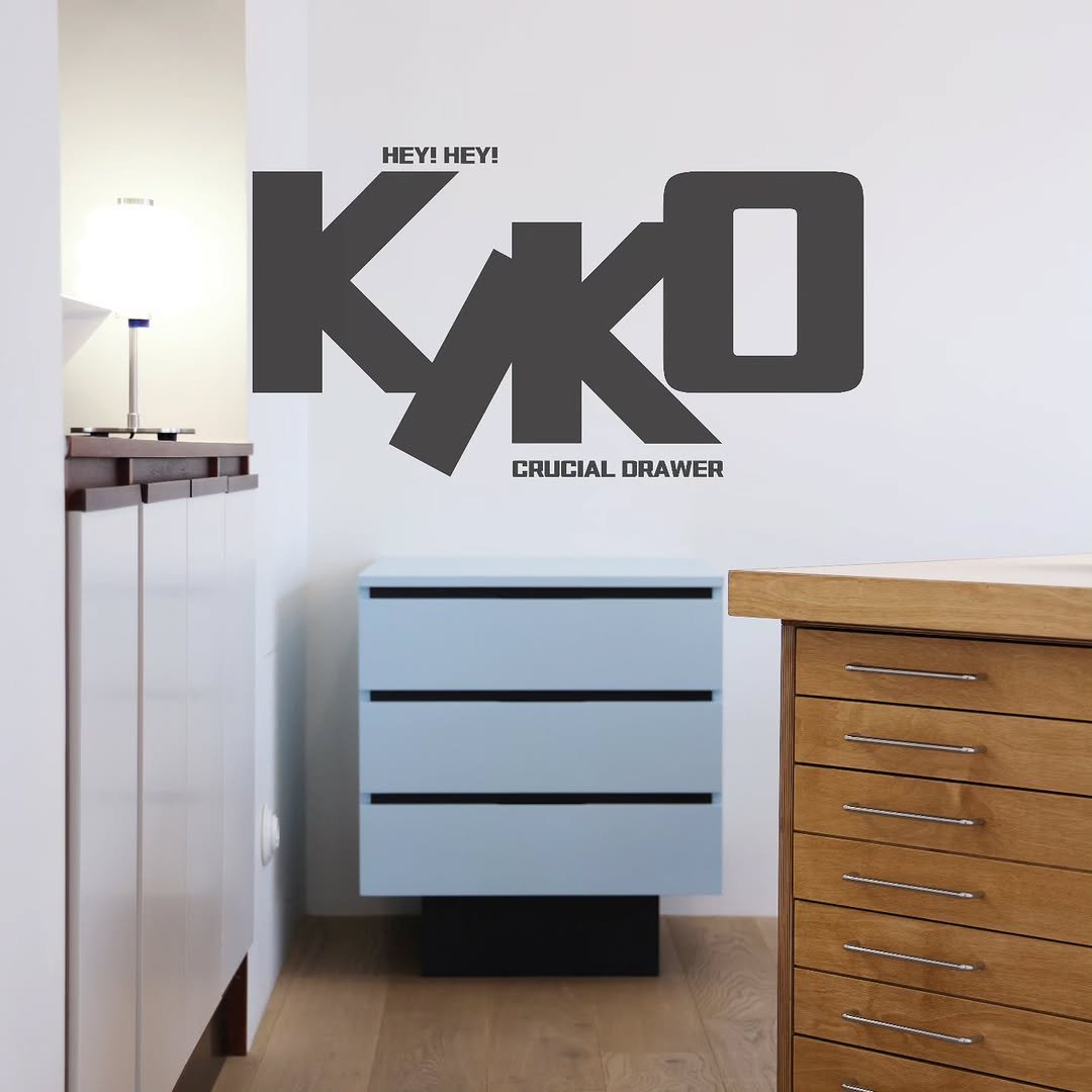 Photo by kikodesign on February 27, 2026. May be an image of credenza, desk, bureau, rack and text that says 'KKO CAUCIALORAWER CRUCIAL DRAWER HEY!HEY! HEY! HEY!'.