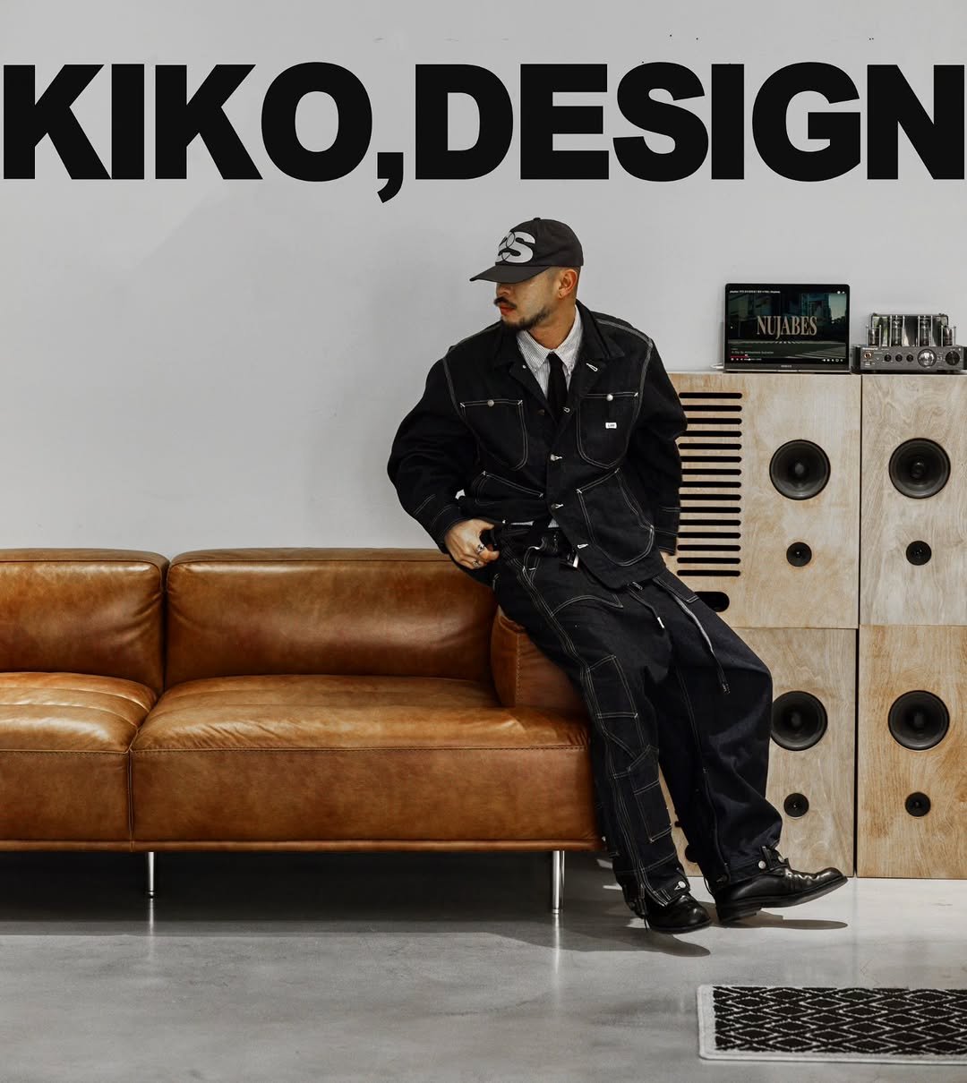 Photo by kikodesign on November 25, 2025. May be an image of duffle coat, overcoat, magazine, poster and text that says 'M0'.