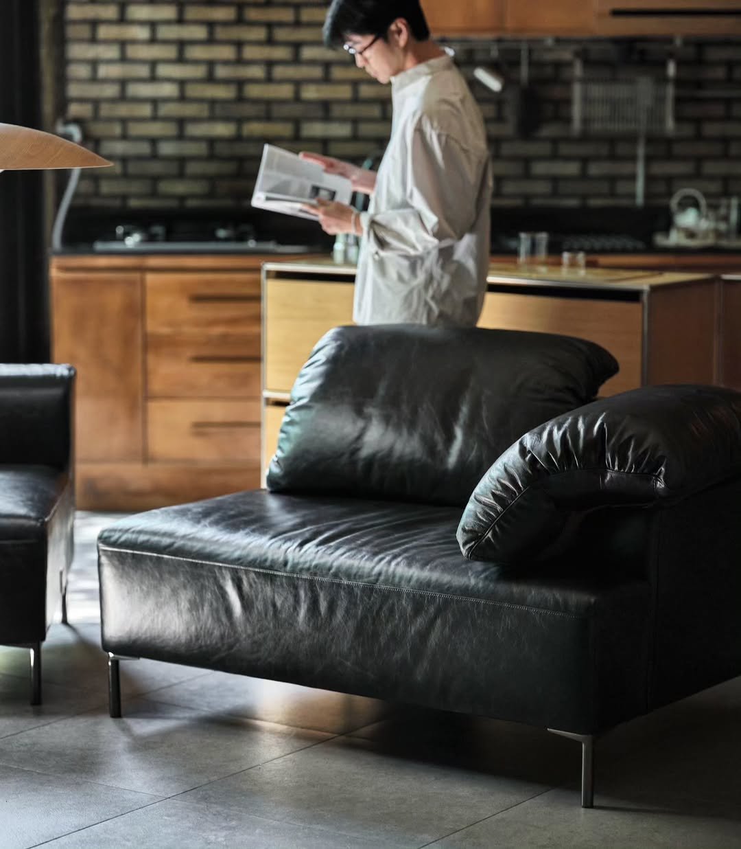 Photo by kikodesign on December 14, 2025. May be an image of armchair, sofa, chaise lounge and text.