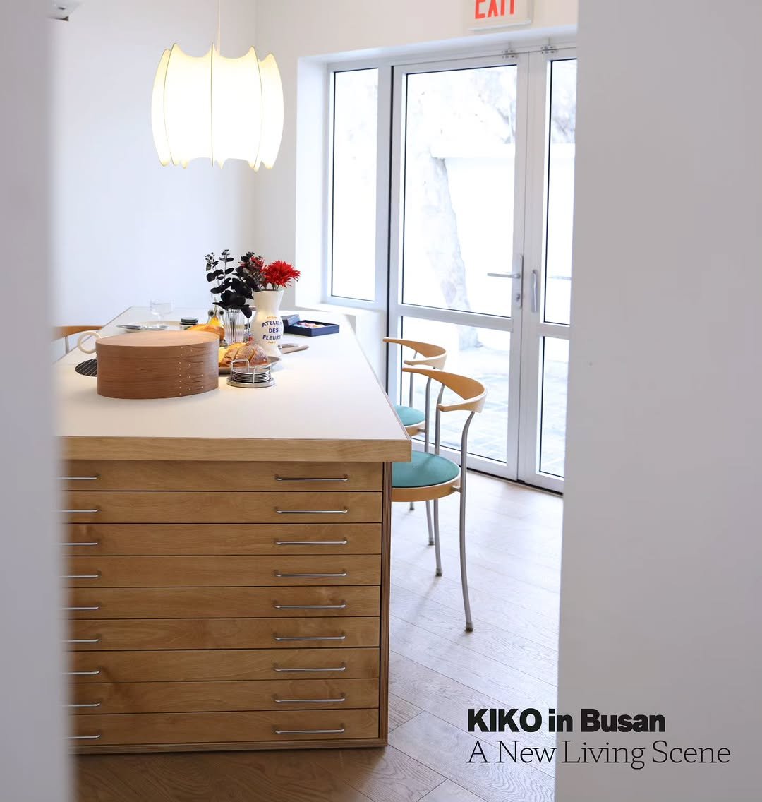 Photo by kikodesign on February 19, 2026. May be an image of credenza, bureau, desk, indoors, office and text that says 'CAII KЛ កយ 3H KIKO KIKOinBusan in Busan A ANew ANewLivingS Living Scene'.