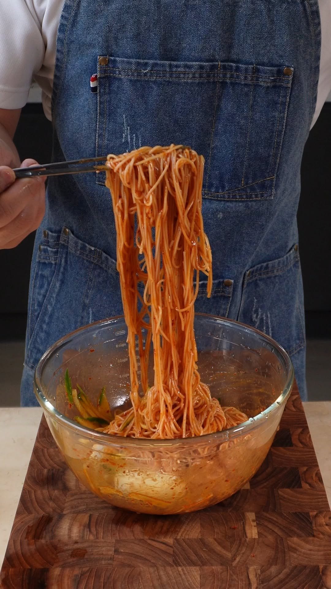 kim_seoul_638 게시물 이미지: 진짜! 정말! 너무너무 맛있는 비빔국수

양념장은

고춧가루 2스푼, 설탕 2스푼,...