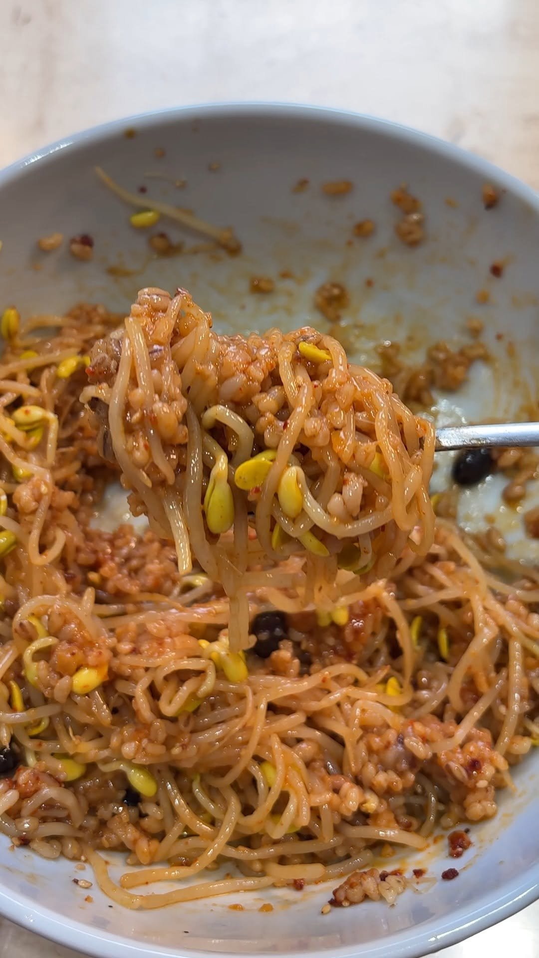 kim_seoul_638 게시물 이미지: 콩나물 국,밥

여러분 이게 천원의 행복입니다

비빔밥 한 숟가락 먹고

이...