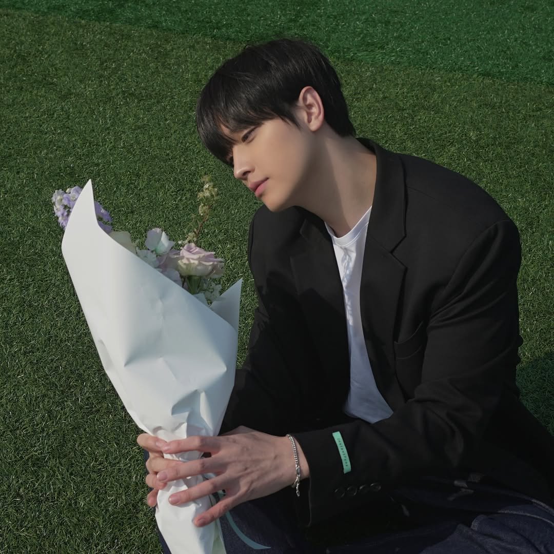 Photo by 김창민 (94.06.08) on February 21, 2026. May be an image of bolo tie and text.