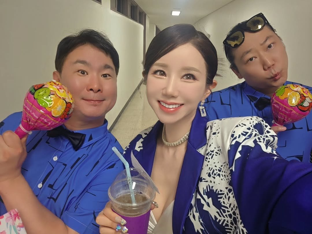 Photo shared by 김다나 on August 26, 2025 tagging @kim.okjoo, @kimdana1104, @bonggeun.jo, and @kimdana_official. May be an image of 2 people and text.