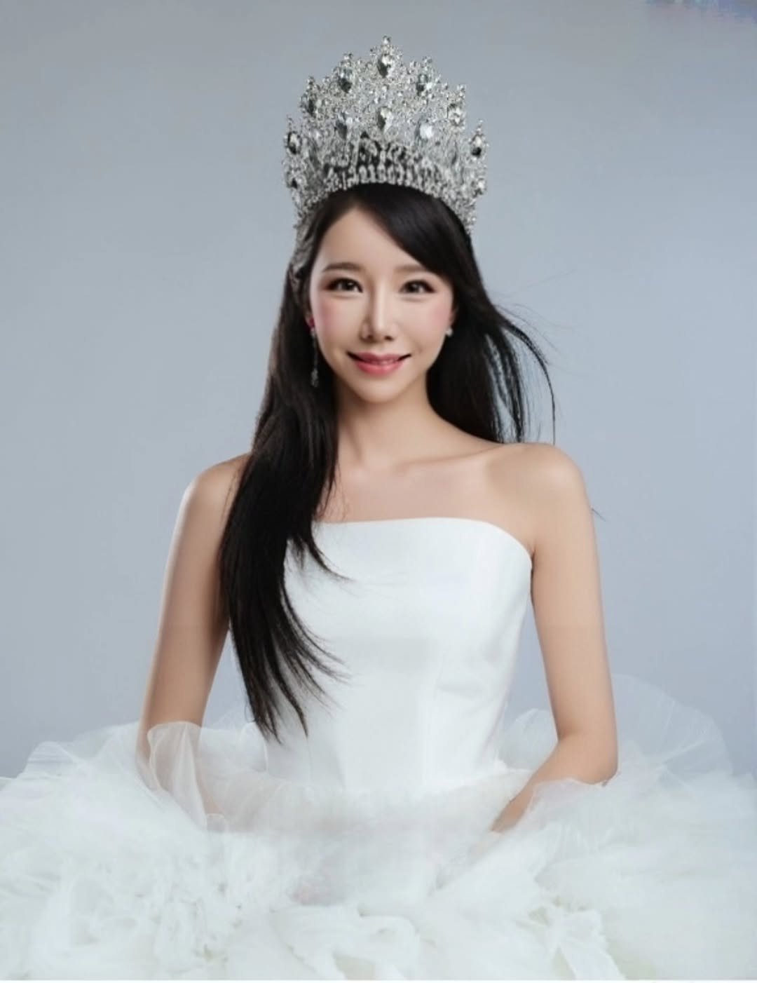 Photo shared by 김다나 on November 08, 2025 tagging @kimdana1104, and @kimdana_official. May be an image of one or more people, hair, dress, headdress and text.