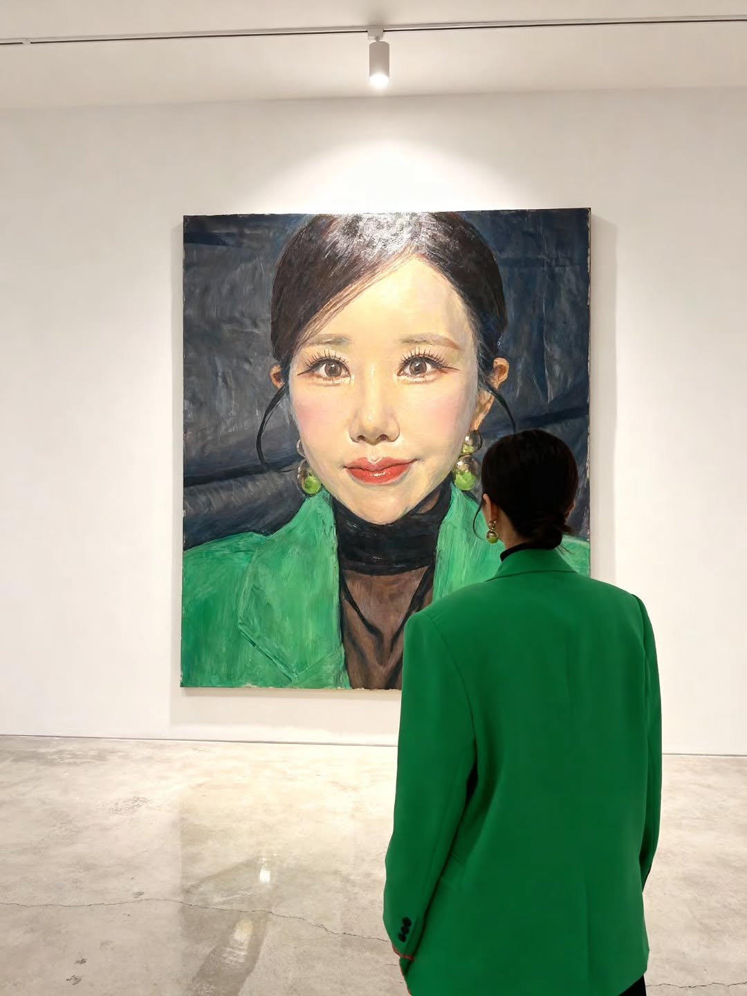 Photo by 김다나 on November 09, 2025. May be art.