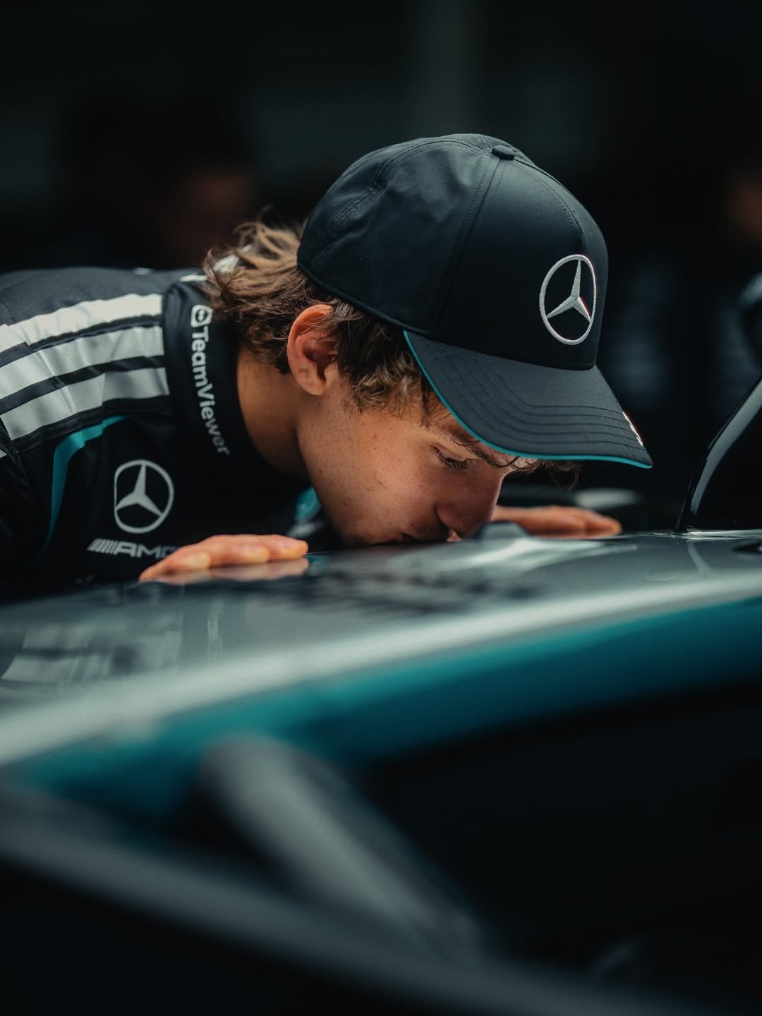 Photo by Andrea Kimi Antonelli in Silverstone Circuit with @mercedesamgf1. May be an image of racing vehicles, race car, helmet and text that says 'TeamVie S (۲ UIAAN'.