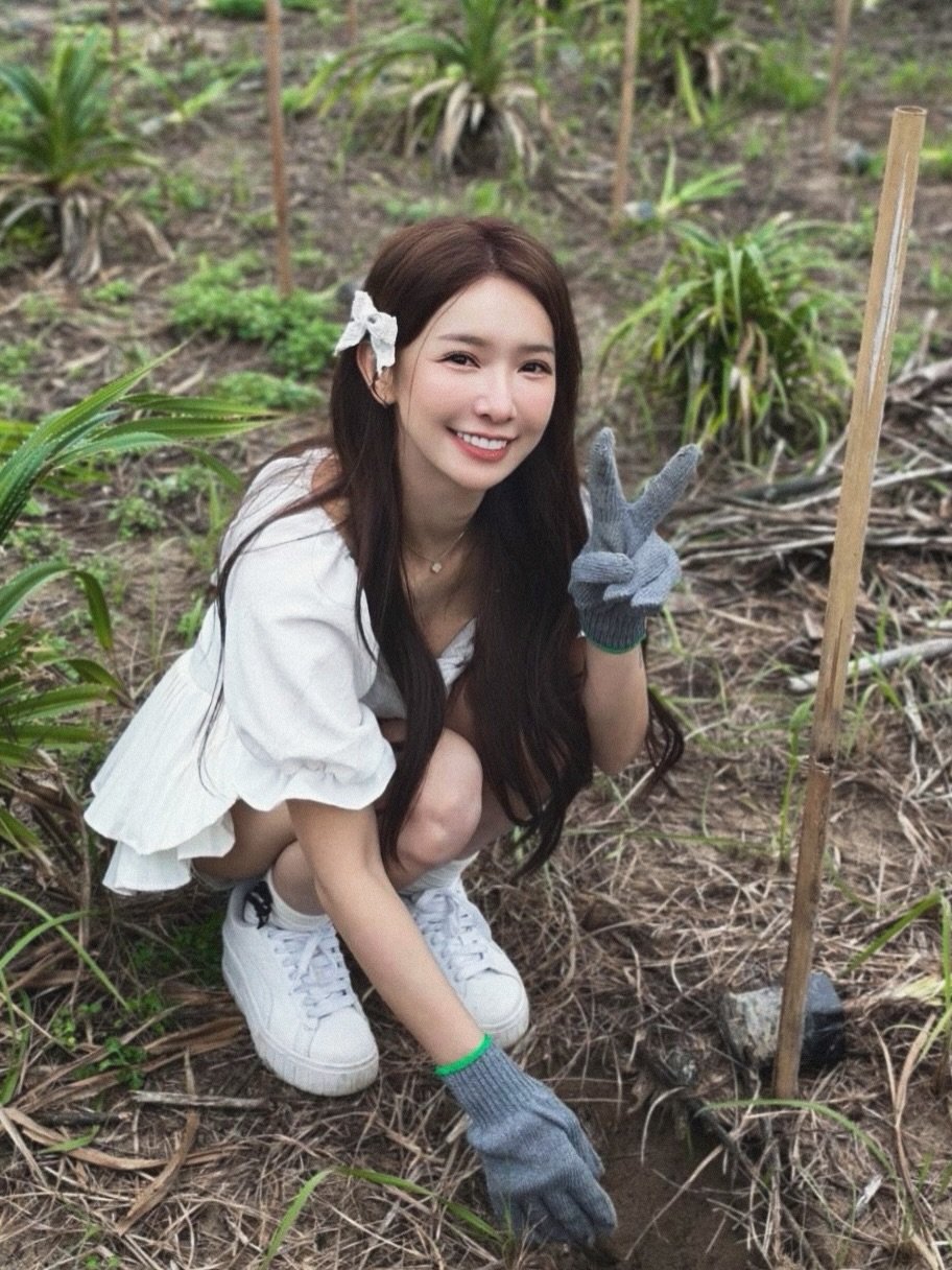 Photo by 禾羽 Kimi on November 15, 2025. May be an image of sugarcane, plant, grass and text.