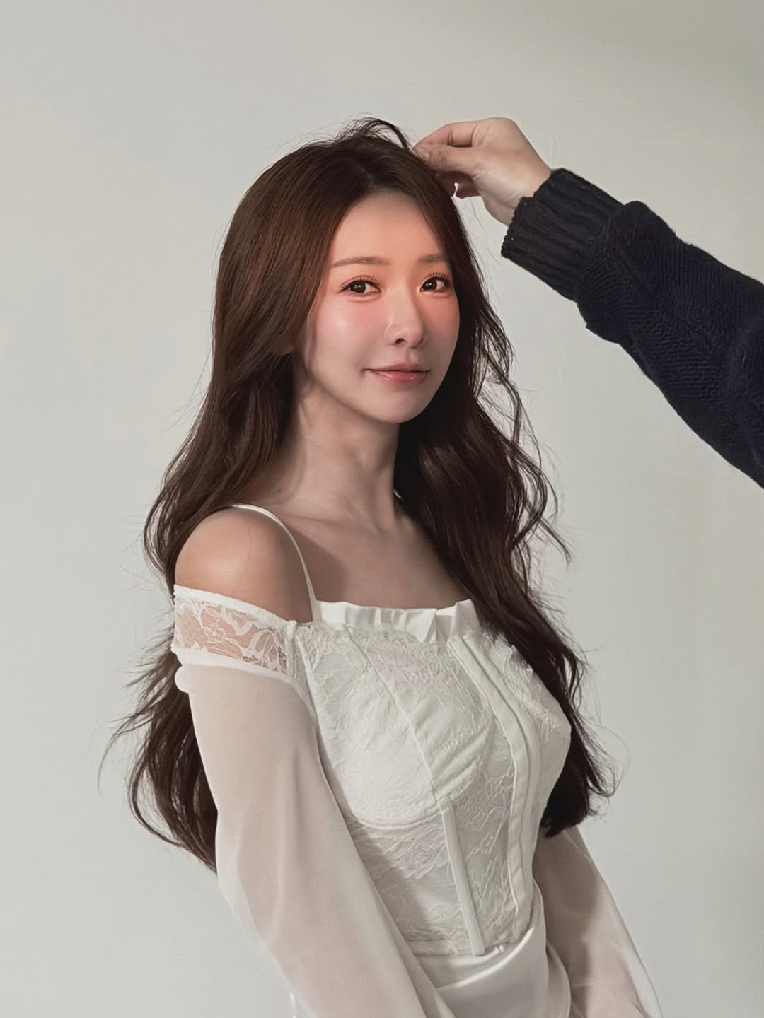 Photo by 禾羽 Kimi on January 13, 2026. May be an image of one or more people, hair, top and text.