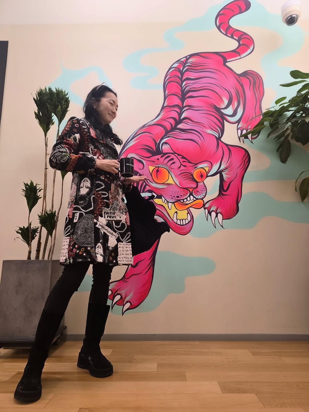 Photo by 배우 김주령 on November 18, 2025. May be pop art of text.