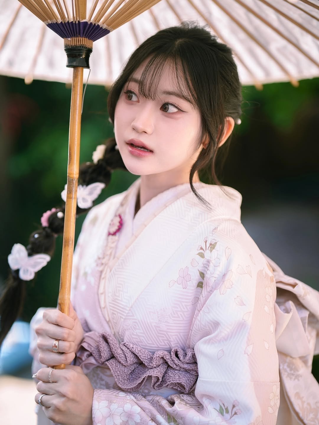 Photo by 김밍 🐰 on November 10, 2025. May be an image of umbrella, parasol, outdoors and text.