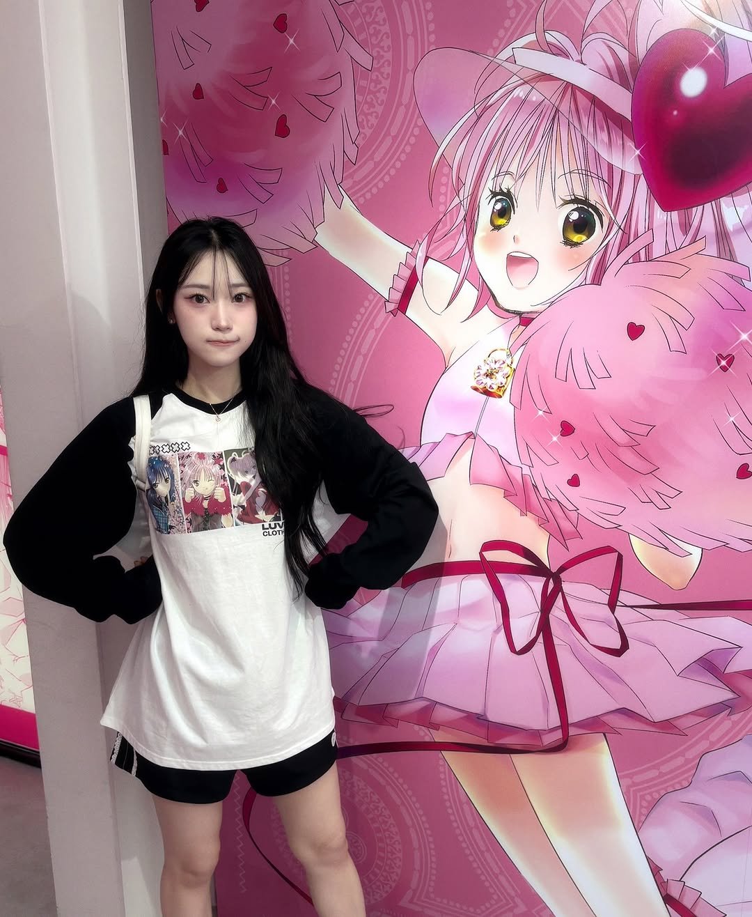 Photo by 김밍 🐰 on September 17, 2025. May be an anime-style image of 1 person, costume, miniskirt and text that says 'ಮಾಟಟಣ CLOT'.