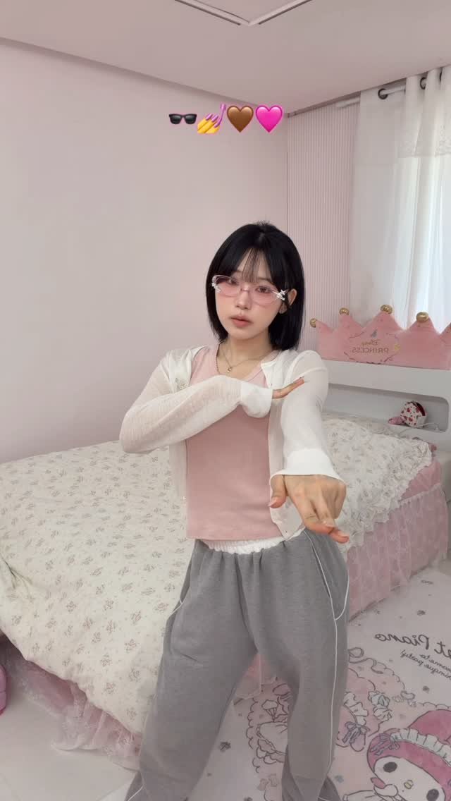 kimming0_0 게시물 이미지: 현생을 살기 싫을 땐 파라파라를 춰보세요 #리센느