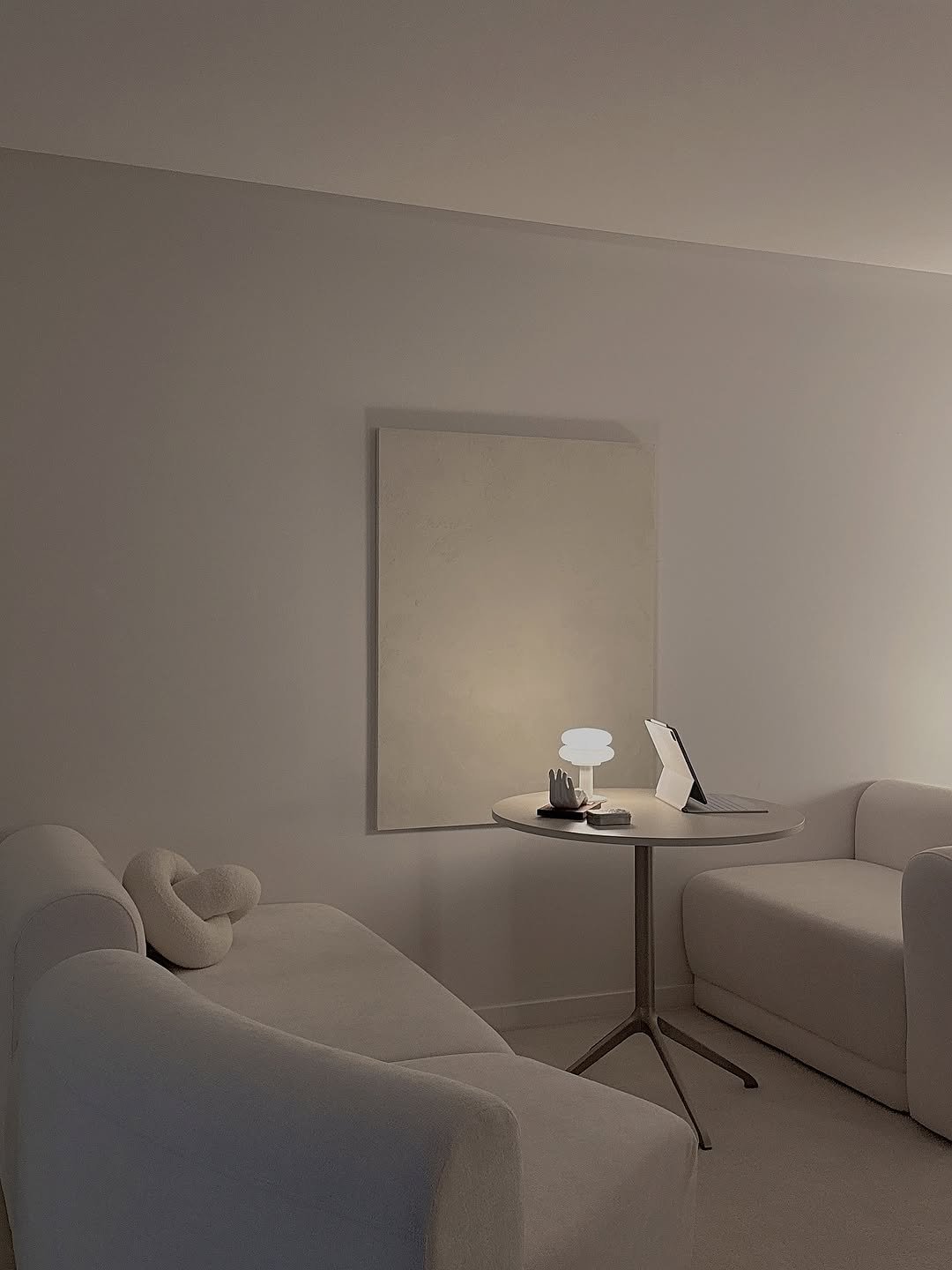 Photo shared by 킴님 / kimmm_nim / 김 주 on September 25, 2025 tagging @w_archive__official, @ilmplaster, and @bobo_official_. May be an image of lighting, lamp, armchair, chaise lounge, living room, indoors and text.