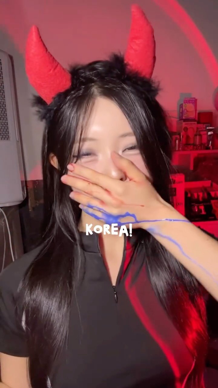 kimohhu 게시물 이미지: 이게 요즘 유행이라길래•••💦💦

대한민국 2026 월드컵 메이크업🇰🇷⚽️​...