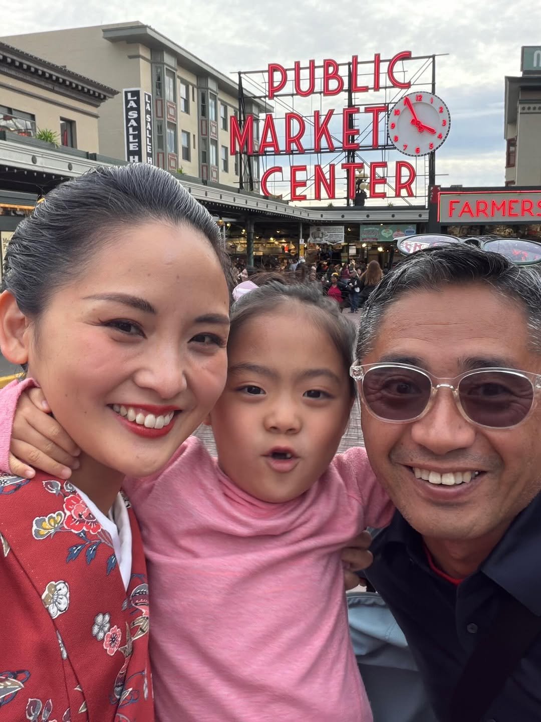 Photo shared by 山田 志樹 on November 28, 2025 tagging @kimono_mom. May be an image of one or more people and text.