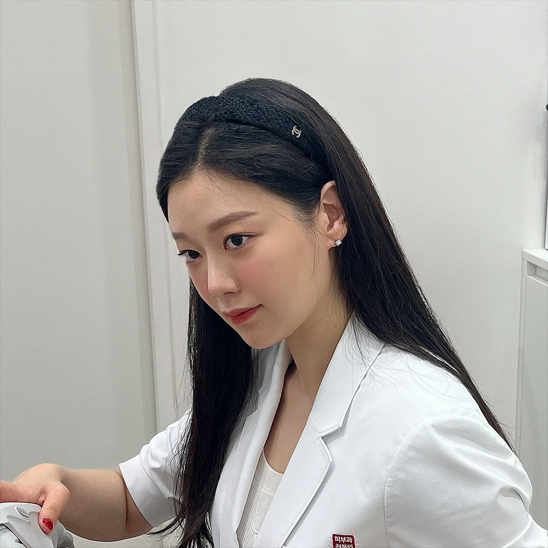 kimsohmin 게시물 이미지: 팔 근육과 승모근만이 내 몸의 근육 전부랄까..
#피부과전문의 란?