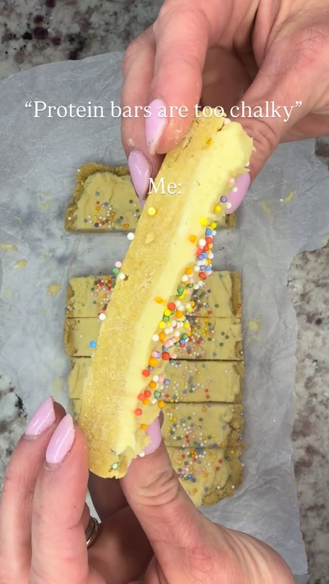 kimsproteinkitchen 게시물 이미지: All I know is these birthday cake protein bars...