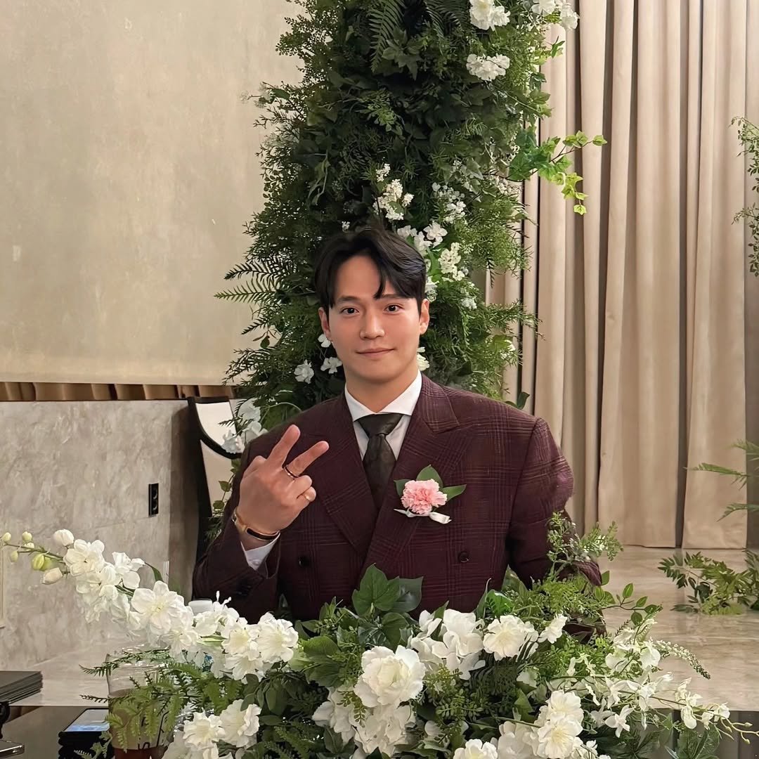 king.godboo 게시물 이미지: 내 베프 @9dyyy 결혼식 사회🤩

Ps. @akoni_yea...